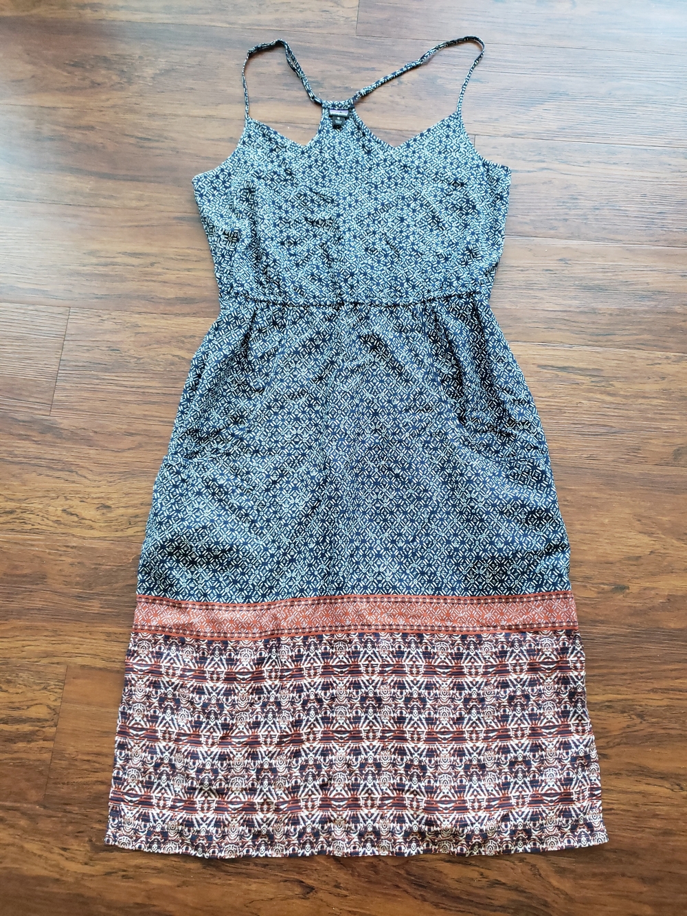 Patagonia Navy Midi Dress Size Medium Boho Athleisure Outdoor Aztec Rust Border